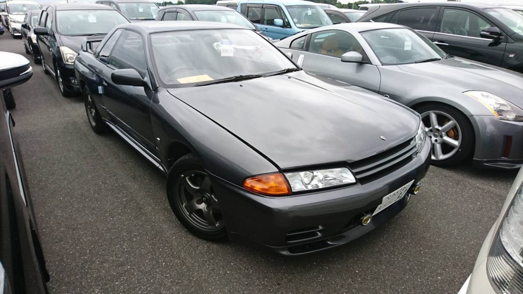 1992 Nissan Skyline R32 GTR right front